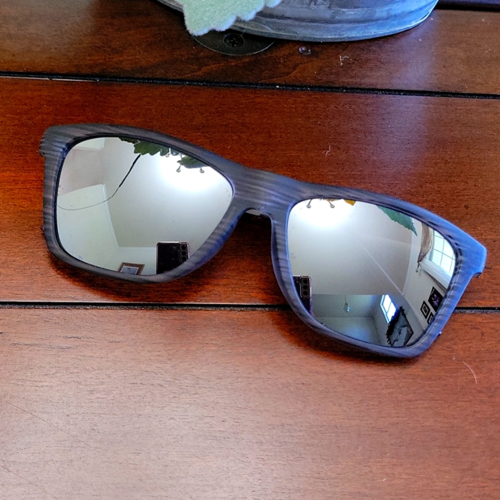 PERRY 😎 ELLIS SUNWEAR